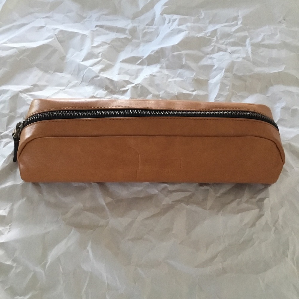 👝 TUMI 1975 Pouch